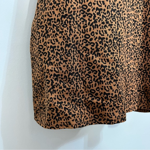Leopard overalls dress by Forever 21 is NWT. Size Large - Picture 9 of 13